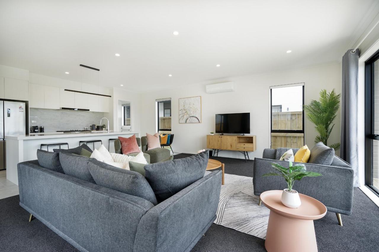 Fabulous River View - Brand New House In Hamilton Eksteriør bilde