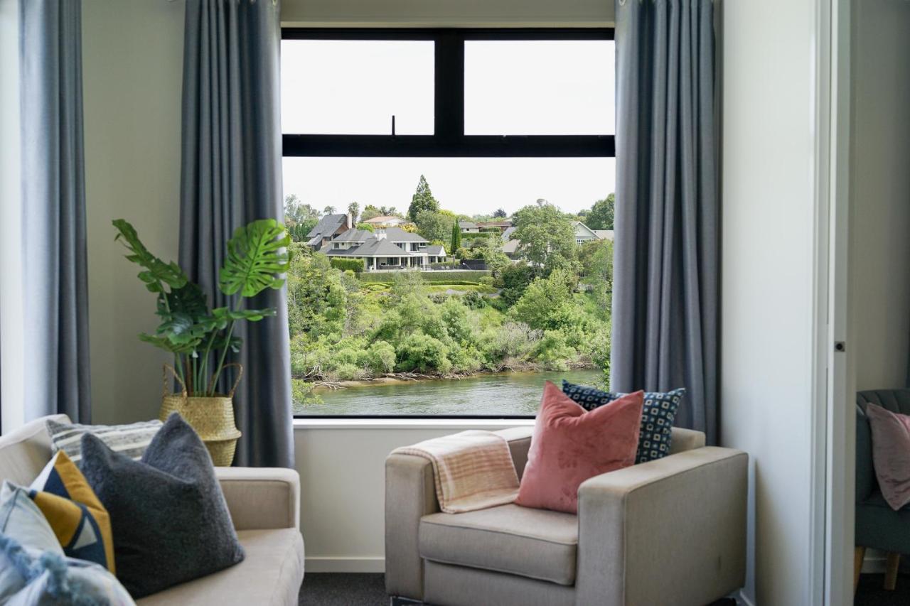 Fabulous River View - Brand New House In Hamilton Eksteriør bilde