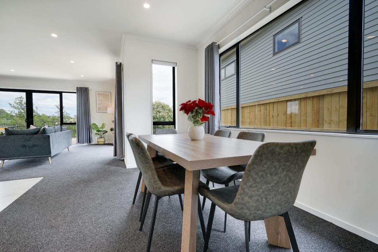 Fabulous River View - Brand New House In Hamilton Eksteriør bilde